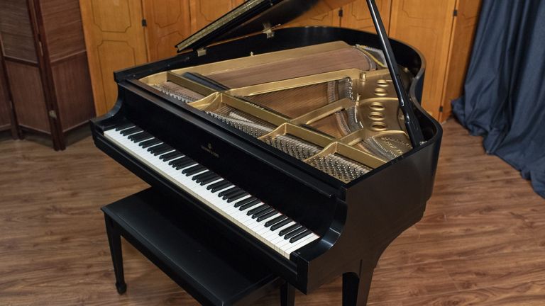 piano baby grand steinway