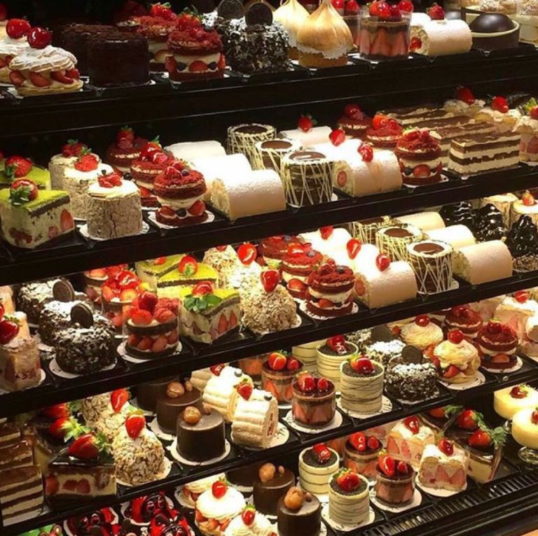 desserts display