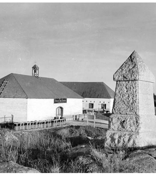 Norway House with Monument